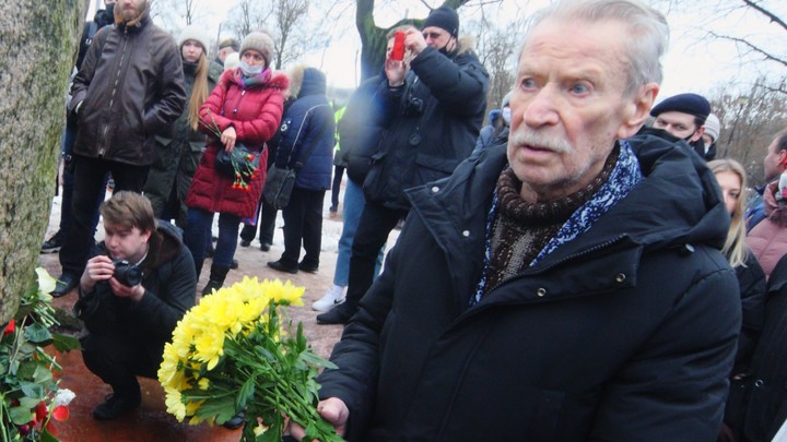 90-летнего больного Краско выписывают из больницы и отбирают сиделку