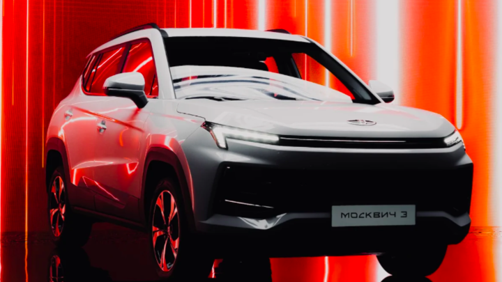 Москвич начал поставку новых кроссоверов в дилерские центры Краснодара