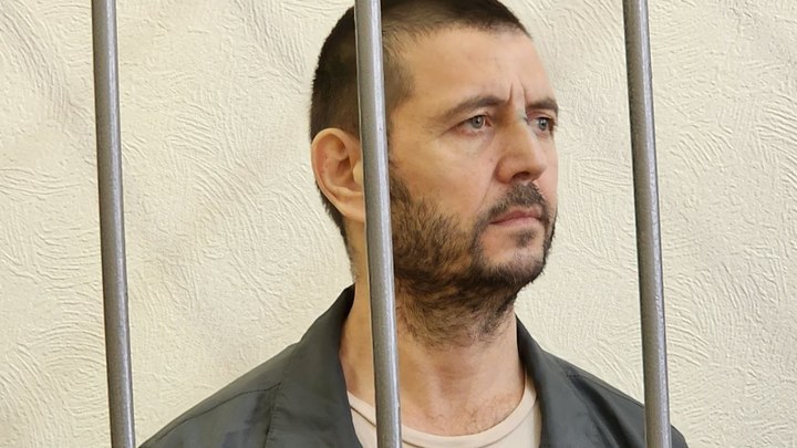 Спать не давал азербайджанец, а водить – навыки кондуктора? В деле об утонувшем в Мойке автобусе появились новые детали