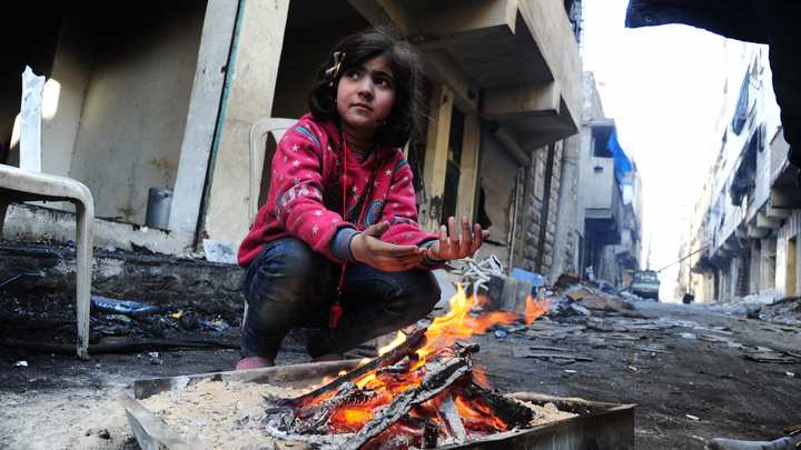 В Сирии мирным жителям помогут вернуться к нормальной жизни