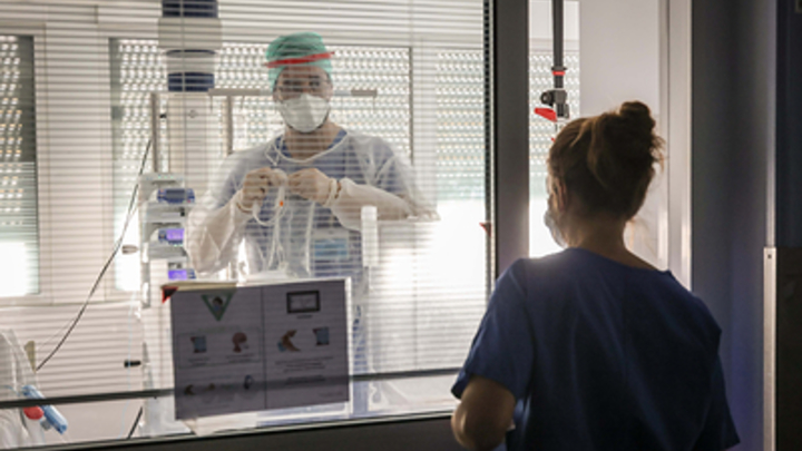 Академик РАН рассказал, когда повторная прививка от COVID может стать необходимой