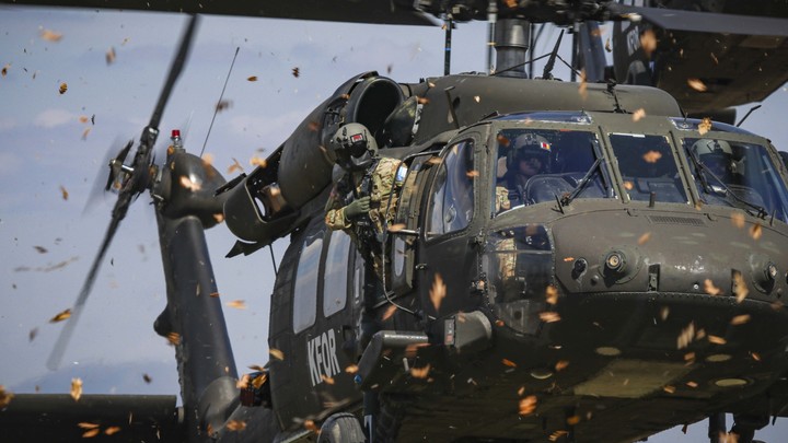 На Балканах назревает новая война? На севере Косова слышны выстрелы, сербы возводят баррикады