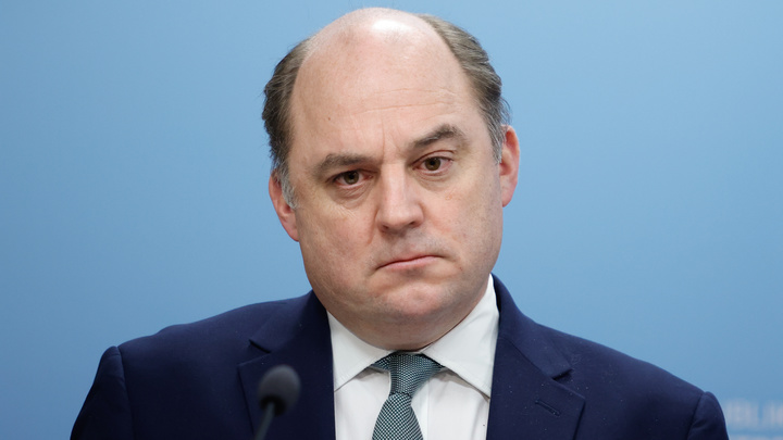 А что делали шотландцы в “украинском” Крыму? Министру, пообещавшему “пнуть” Россию, ответили