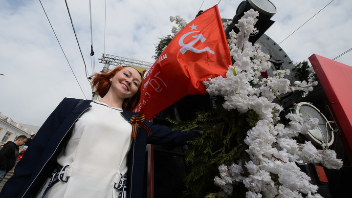 Запорожские волонтеры раздали гуманитарную помощь ветеранам Великой Отечественной войны