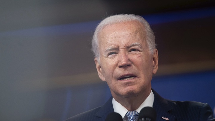 Байден опять публично опозорился: Президент США не смог сосчитать чудеса света