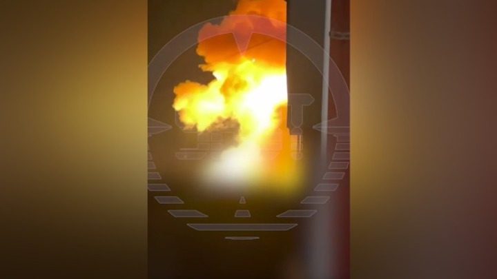 Появилось видео пожара в Севастополе после ракетной атаки