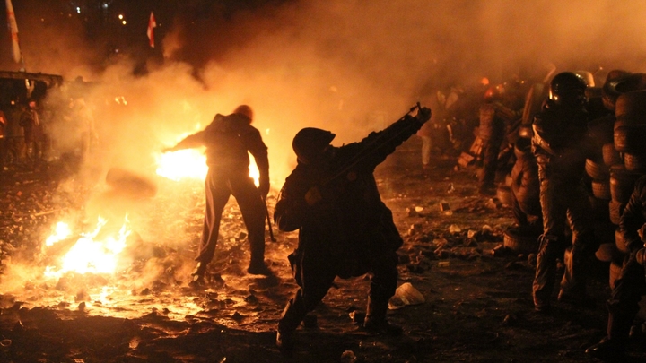 Девки молодые разливали коктейли Молотова: Отец Андрей Ткачёв о начале украинского кризиса