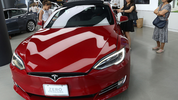 Хваленая американцами Tesla проиграла битву за надежность