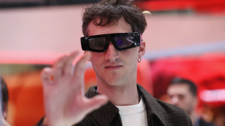 Откуда вы знали?! - Журналист вышел на улицу в смарт-очках, и вот что из этого вышло