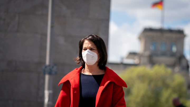 В компромате на конкурентку Меркель заподозрили Россию