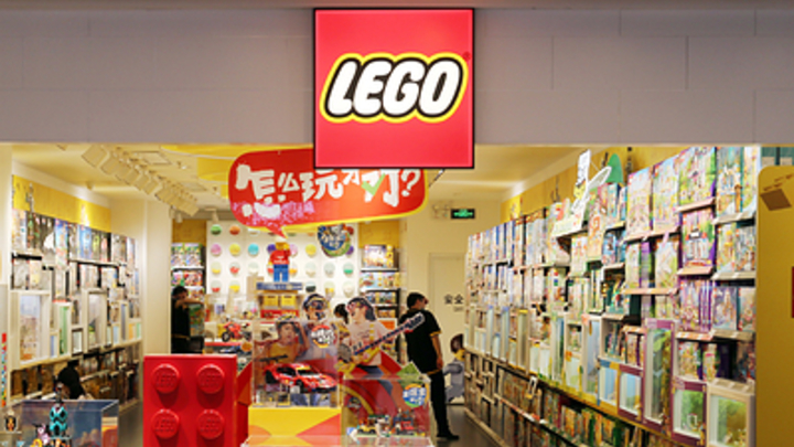 Lego окончательно ушёл из России. Но прибыль всё равно получать будет