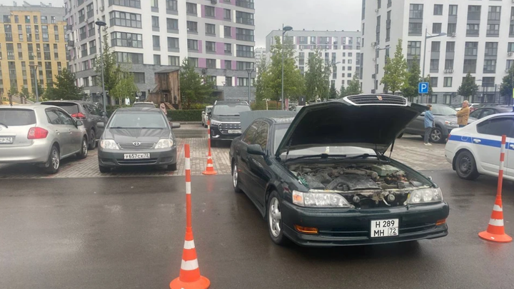 В Тюмени старая Toyota убила собственного хозяина