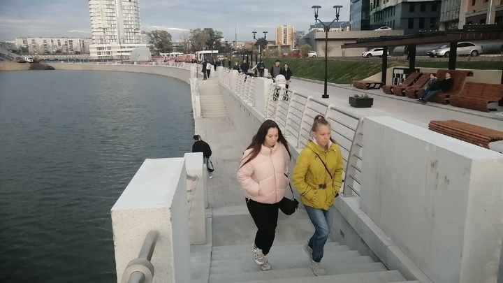 Челябинцев просят поставить оценку благоустройству набережной и скверов