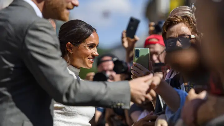 Все могут короли? Титул не спас от кинопровала принца Гарри и его жену Меган