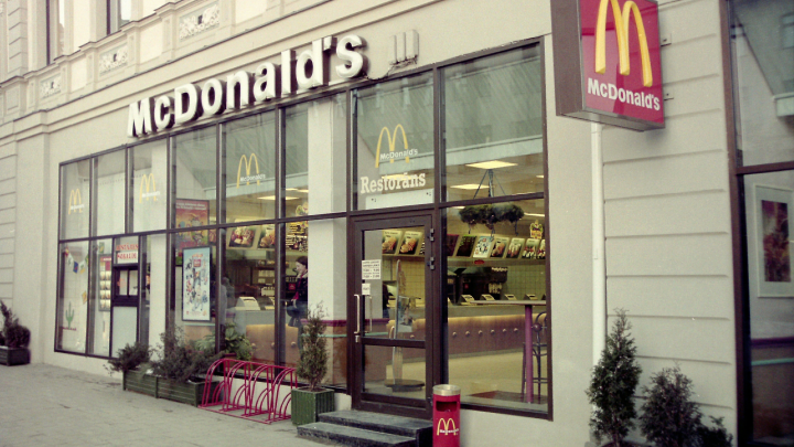 Intel и McDonald's регистрируют товарные  знаки: возвращение в Россию