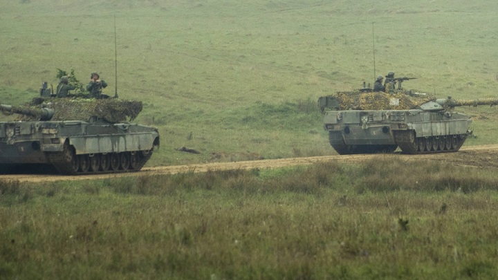 Киеву пообещали больше сотни танков из Германии в обход бундесвера
