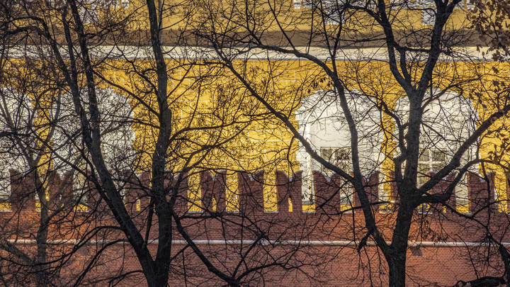 Враг пытается разрушить последний бастион России. Это война