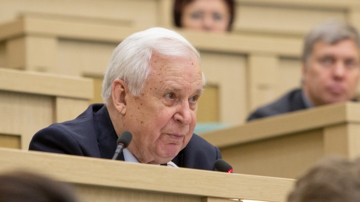 Последний советский сенатор: Николай Рыжков сложил полномочия