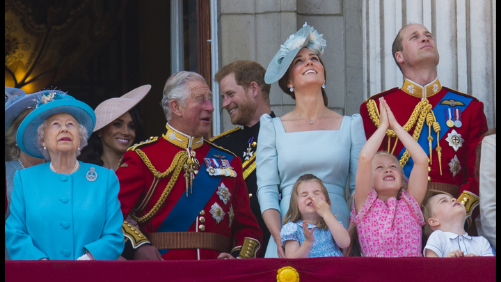 Стало известно, кто оплатил Гарри и Меган шикарный дом за 15 млн долларов