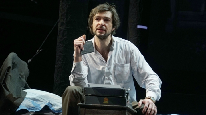 Актер Павел Баршак доставлен в больницу с пробитой грудной клеткой и переломами ребер.