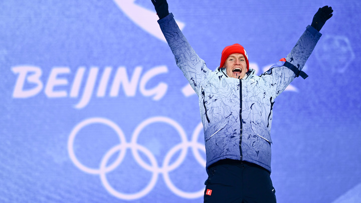 Большунов объяснил, почему не дал свою медаль Губерниеву