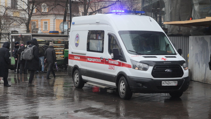 На фоне новой волны коронавируса жители Петербурга начали вакцинироваться