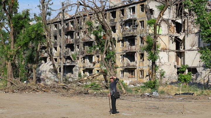 Вход через ресторан: Экс-подполковник СБУ снял секретную тюрьму в аэропорту Мариуполя