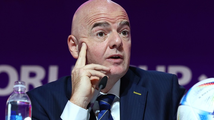 Глава FIFA назначил всем европейцам епитимью на три тысячи лет. Нагрешили