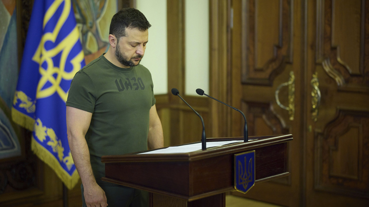 Экс-разведчик Риттер: Запад планирует заменить Зеленского на посту президента