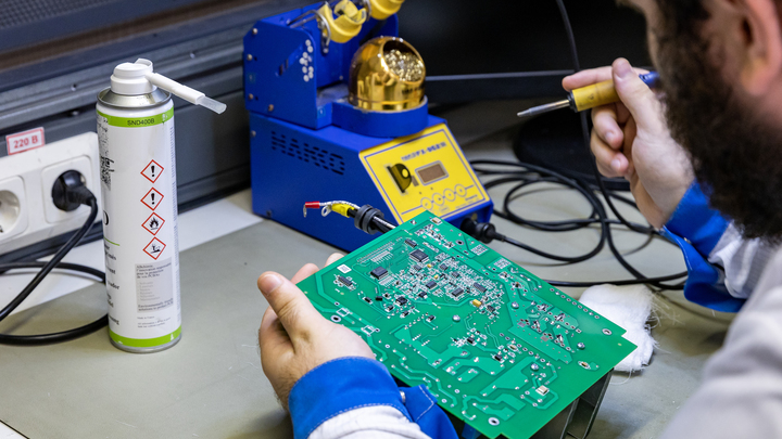 Китайская ПВО: Работа удивительной машины в коротком видео