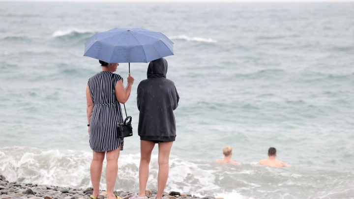 Почему люди бегут из Сочи? Местный житель рассказал про грязное море, неприличные цены и выхлопы