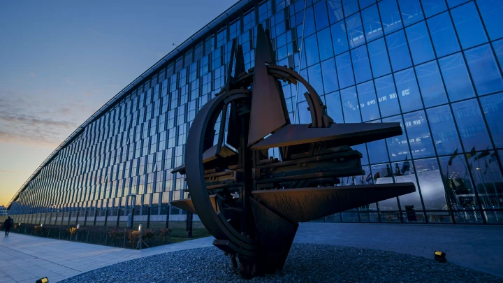 Поставки техники и боеприпасов теряют смысл: НАТО выставило Киеву политический ультиматум