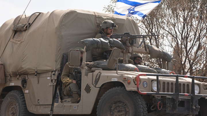 Израиль разрезал сектор Газа: Военные вышли на побережье