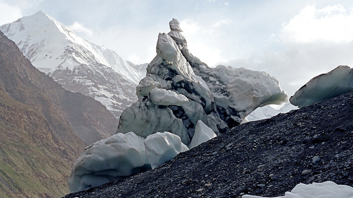 Трое русских туристов пропали в горах Киргизии: Местные спасатели уже начали поиски