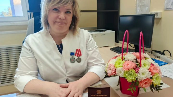 Ангел детей Донбасса: челябинская медсестра получила звание ветерана боевых действий