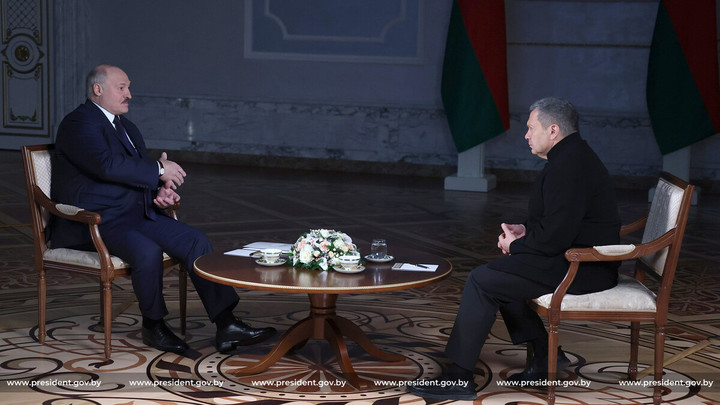 Лукашенко заявил, что считает Бога белорусом по национальности
