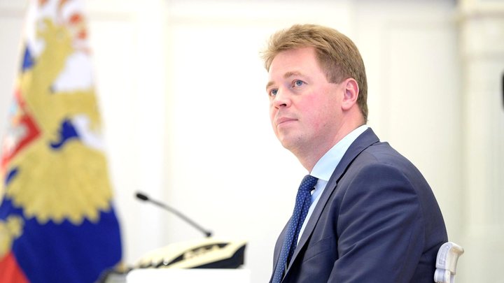 И корки не помогли боярину: Скандал в аэропорту лишил замминистра партии