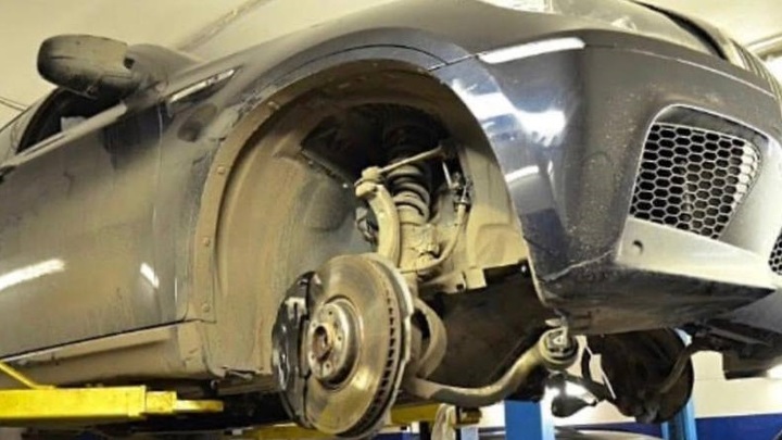 В Сочи мужчина пообещал девушке отремонтировать авто - вместо этого продал