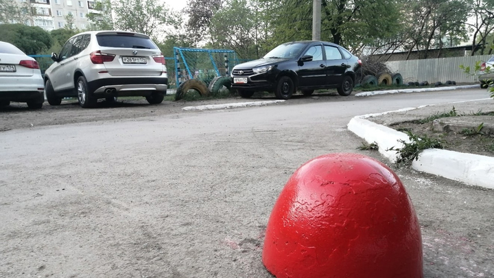 В Челябинске массово штрафуют автомобилистов за неправильную парковку
