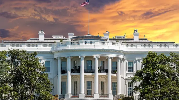 Сенатор США обещает обрушить кувалду Трампа на Россию и её союзников