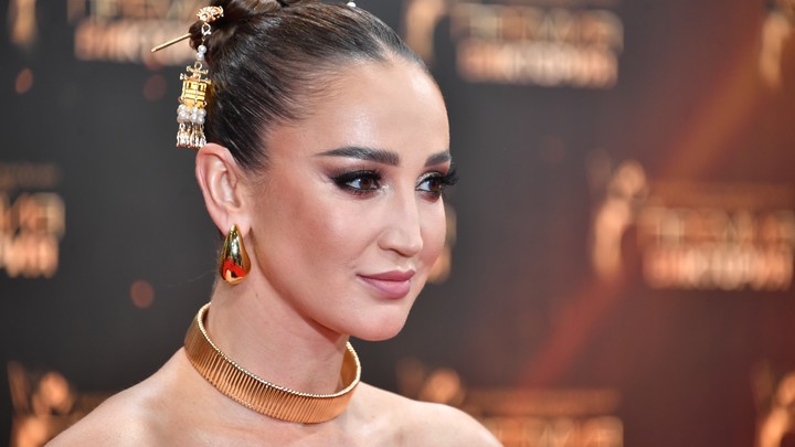 Попа в трусах, а следом батюшка: Как люди отреагировали на новые истории Бузовой