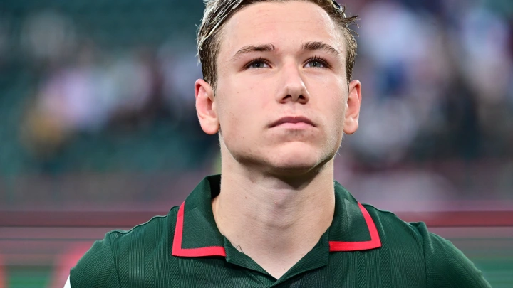 Алексей Батраков: новая звёздочка футбола России. Биография лучшего молодого игрока 2024