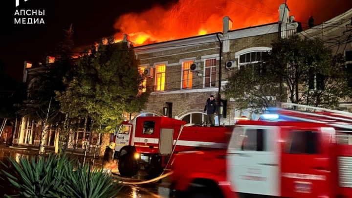 4000 картин из Национального достояния уничтожены: Загадка крупного пожара и лютых морозов на Юге