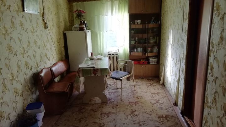 Тольяттинец превратил квартиру в «резиновую» за водку и сигареты