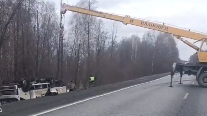 В Челябинской области полностью перекрыт участок трассы М-5 в Саткинском районе