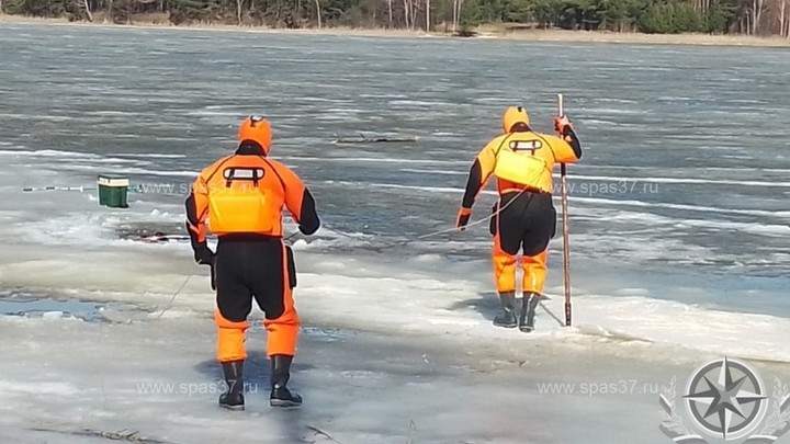 В Ивановской области спасатели нашли два трупа провалившихся под лед рыбаков