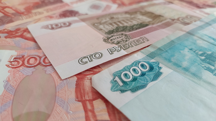 Мошенники выманили деньги у студентки РАНХиГС и заставили её раздеться на камеру