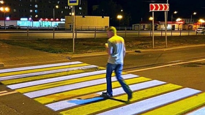 В Самаре на Московском шоссе появились проекционные пешеходные переходы