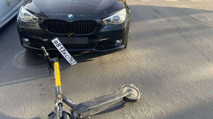 В Ростове водитель BMW сбил 14-летнего мальчика на электросамокате