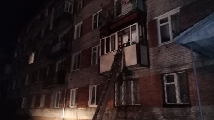 В Собинке пожарные спасли мужчину из горящей квартиры пятиэтажного дома